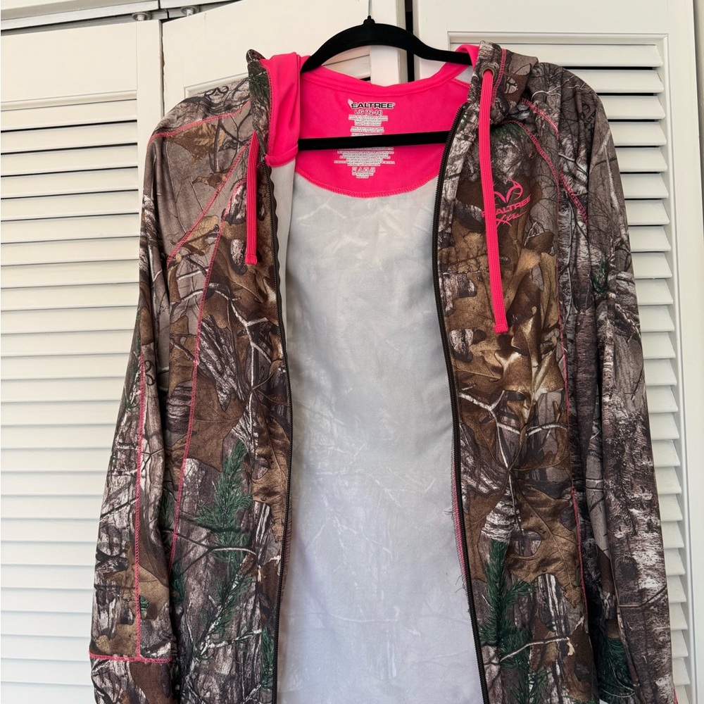 Realtree Women's Camouflage Jacket with Pink Accents